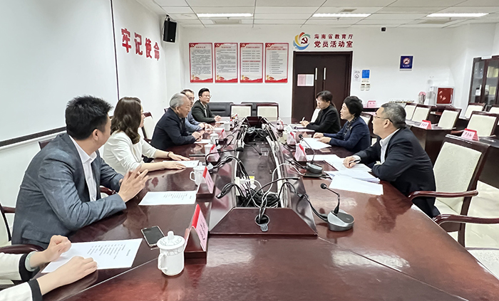 12月7日 嚴介和理事長與海南省教育廳黨委書記、廳長曹獻坤會談 (3).jpg