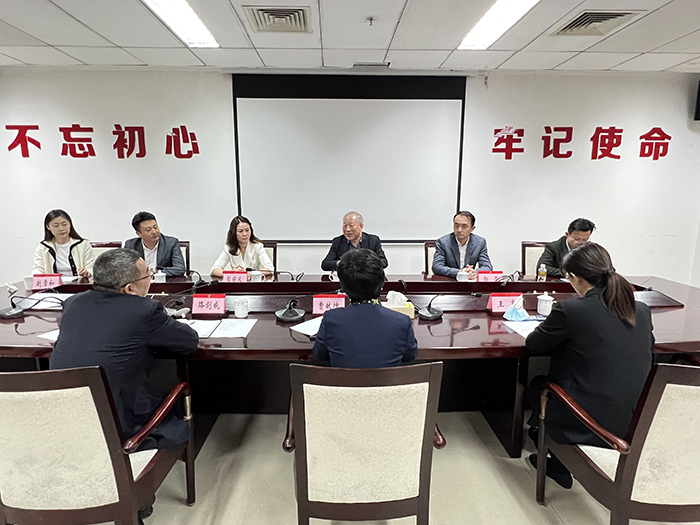 12月7日 嚴介和理事長與海南省教育廳黨委書記、廳長曹獻坤會談 (1).jpg