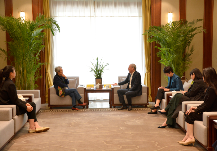 1682494197847045416.png 會(huì)見(jiàn)周秉德11.png