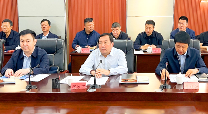 嚴(yán)介和理事長同新疆塔城地委副書記、行署專員阿依丁會談 3.png