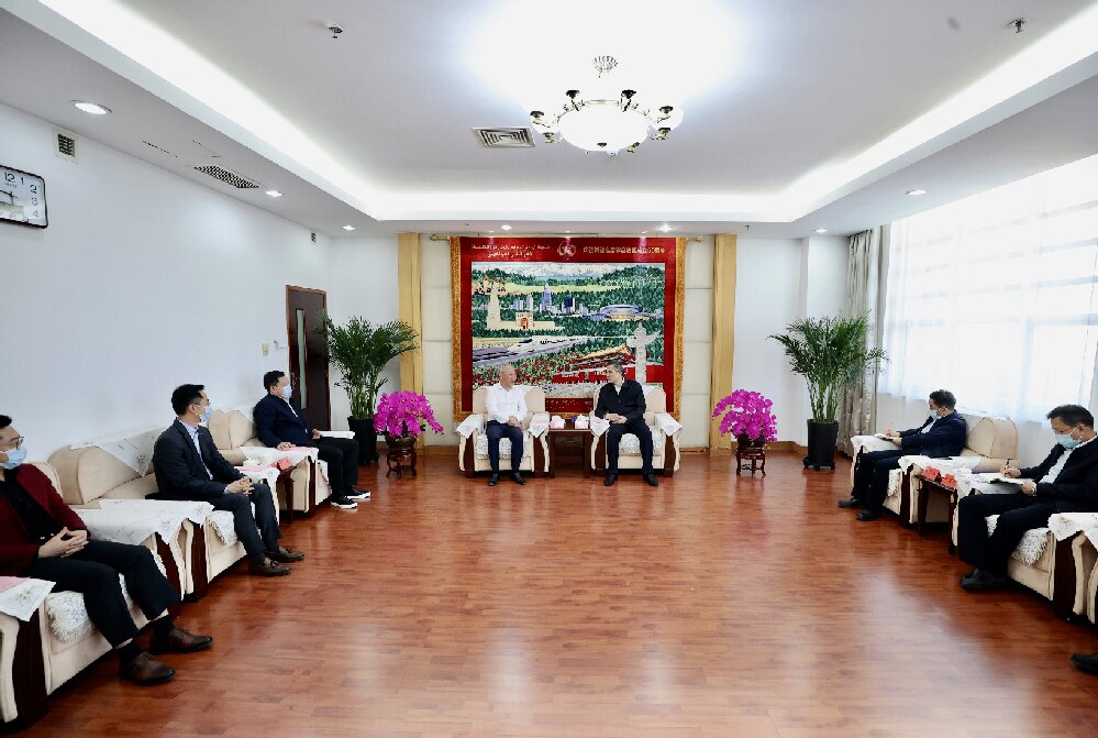 20230524嚴(yán)介和、嚴(yán)昊與新疆維吾爾自治區(qū)黨委副書(shū)記、烏魯木齊市委書(shū)記何忠友會(huì)談_proc.jpg