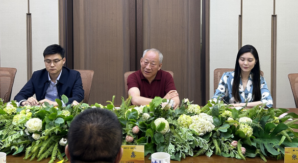 1686122741058012333.png 嚴(yán)介和會見新疆烏魯木齊2.png