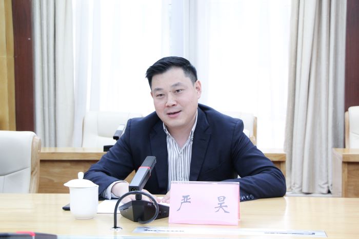 20231204嚴(yán)昊主席同廣西防城港市委副書記、市長黃江會(huì)談 2.jpg