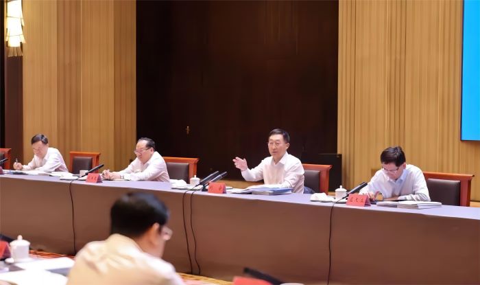 1715317315445047784.jpg 嚴(yán)昊應(yīng)邀出席廣西壯族自治區(qū)全區(qū)產(chǎn)業(yè)園區(qū)建設(shè)現(xiàn)場推進(jìn)會(huì)并發(fā)言3.jpg