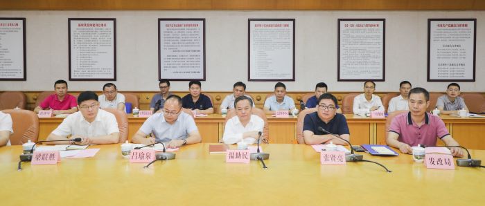 1717986754469072348.jpg 20240607嚴昊主席與廣東省梅州市梅縣區(qū)委書記溫助民會談2.jpg