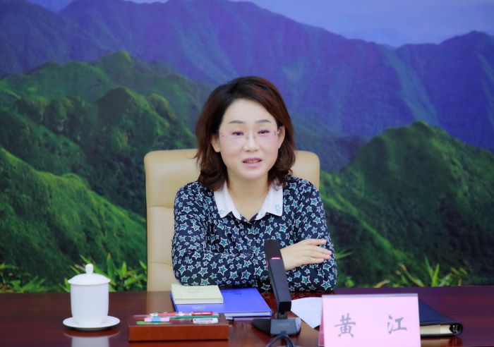 1726804302328090071.jpg 20240918嚴(yán)昊與廣西防城港市委書(shū)記黃江會(huì)談2.jpg