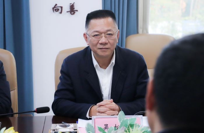 20250210嚴昊與廣東省雷州市委書記吳松江、市長閆嘉偉會談3.jpg
