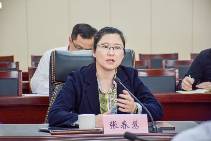 3月14日，太平洋建設(shè)與河源市燈塔盆地農(nóng)高區(qū)交流座談會(huì)在廣東河源召開，太平洋建設(shè)董事局主席嚴(yán)昊與燈塔盆地農(nóng)高區(qū)管委會(huì)主任張春慧就深化合作展開交流 (2).jpg