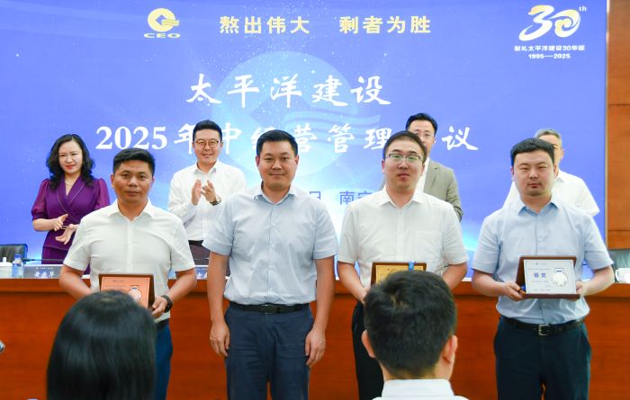 1751593362407083136.jpg 嚴昊3.jpg